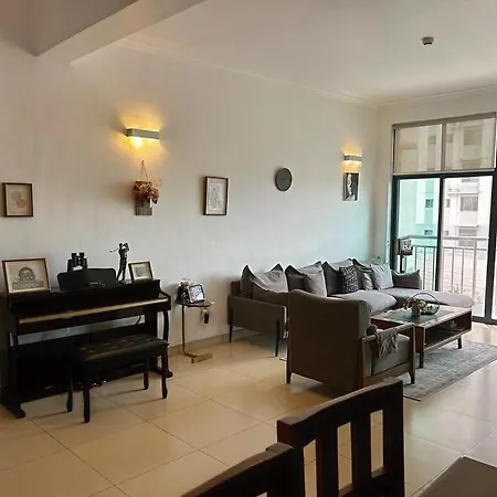 Convenient & Secure Room Near City Hub